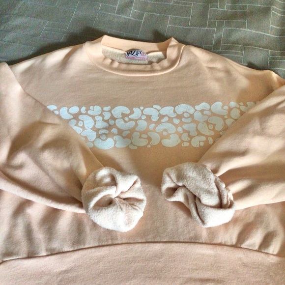 Dazey LA Leopard Stripe Softie Rose Crop Crew Sweatshirt Large - Picture 4 of 9